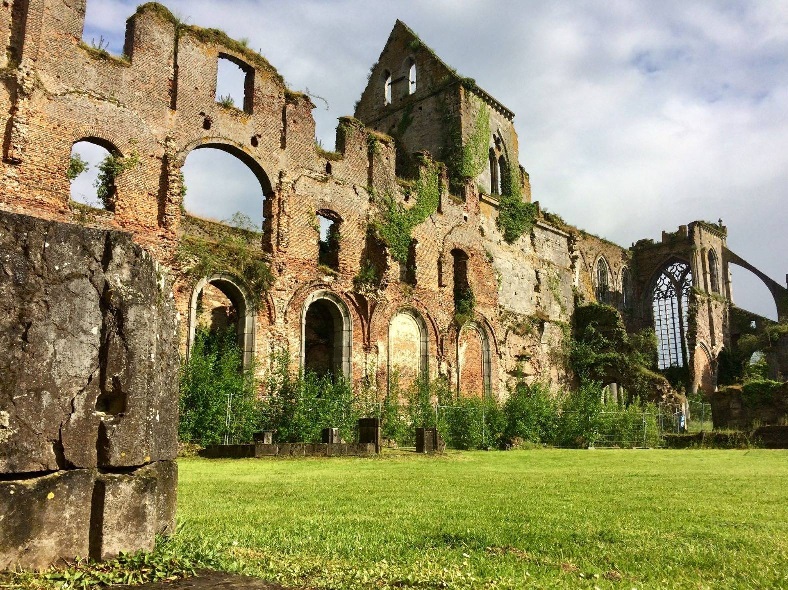 Lire la suite à propos de l’article Visite de l’Abbaye d’Aulne à Fontene l’Eveque